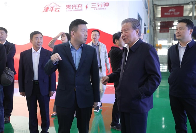 星空体育平台：津斗云激光充3分钟充电调研座谈会暨专项课题成立仪式在开封举行