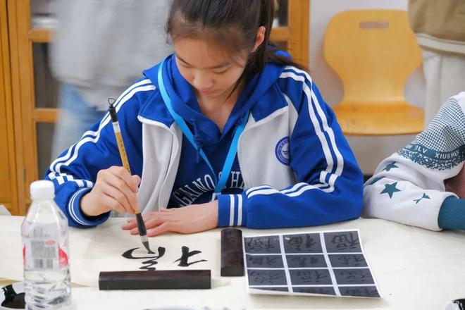 星空体育科技：重磅！2025北京教改这个新动向多所中小学官宣大动作(图4)