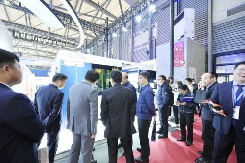 星空体育智能制造：CCMT2024丨大族激光智能装备集团“激光+”“+”火爆中国数控机床展(图7)