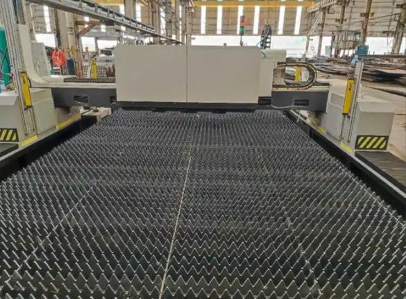 星空体育科技：数控激光切割机厂家推荐济南邦德激光专业制造板材切割机(图2)