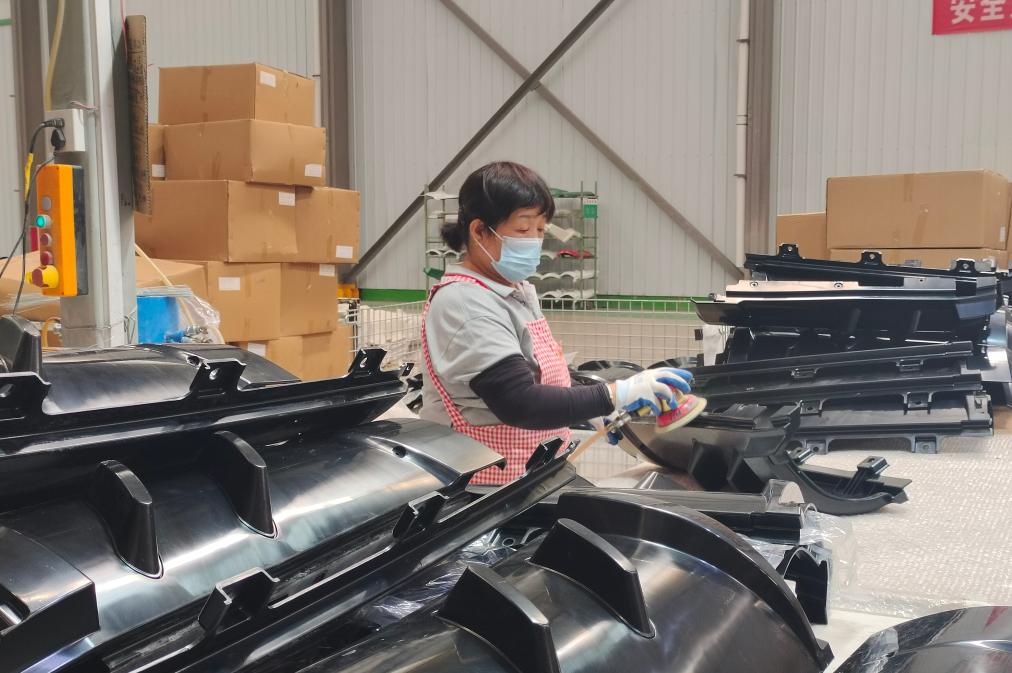 山东新泰：园区“聚链”推进产业协同发展(图2)