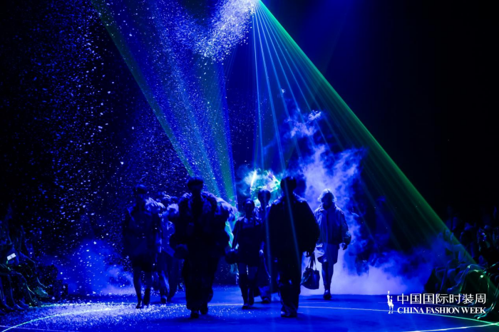 共筑中国纤维品牌力华峰千禧中国纤维品牌联动创享汇2025年度发布会在京成功举办(图10)