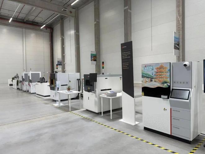 驻匈牙利大使龚韬调研华工科技欧洲展示中心走进首家“激光智造4S店”(图3)