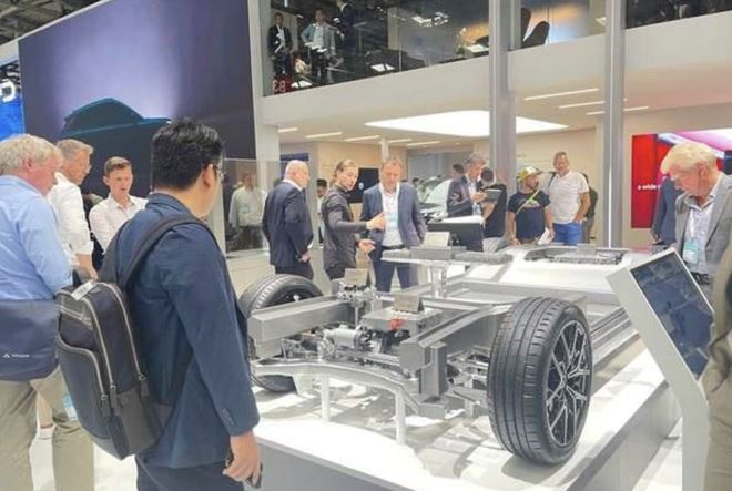 星空体育智能制造：网友好奇以美国现在的工业水平能仿制出一模一样的比亚迪吗？(图4)