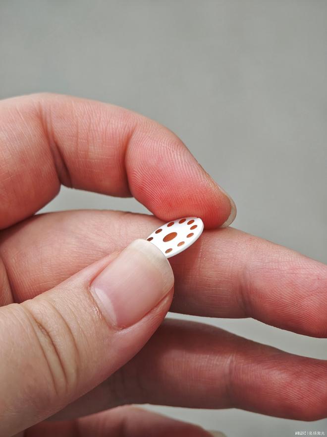 星空体育科技：激光切割设备优选江苏名扬超快切割热管切孔自动技术领(图3)