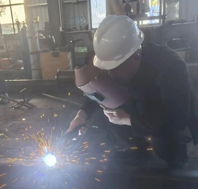 辉煌“十四五”奋进“十五五”小推车“推”出一家重工企业(图2)