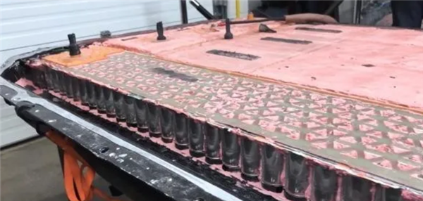 特斯拉4680电池黄了！曾毓群早告诉过马斯克：永远不会成功(图7)