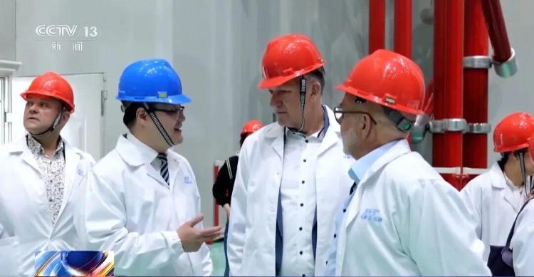 订单涌来！外贸“新爆款”全球约60%产能在中国！(图2)